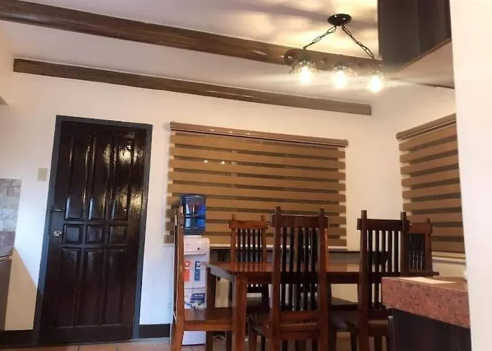 Rustic Log Cabin In Tagaytay