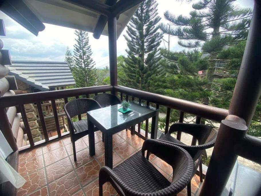 Rustic Log In Tagaytay Holiday home Tagaytay City